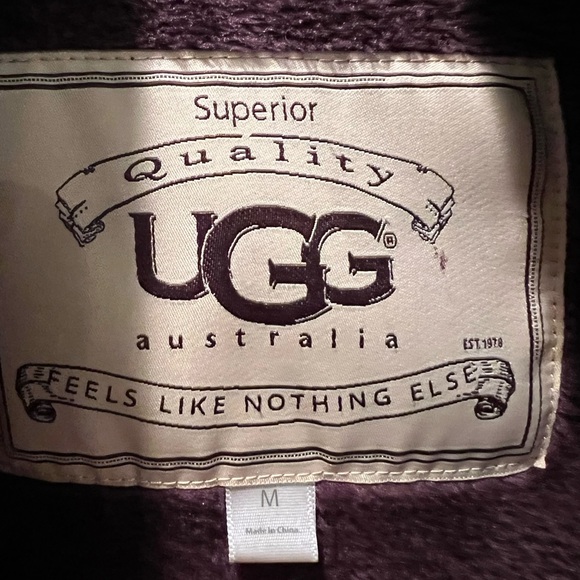 Ugg plush robe 97% cotton 3% spandex. - Picture 2 of 7